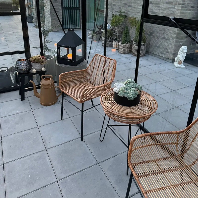 Square chair fra Homeness i et Drivhus Royale Cube plus 