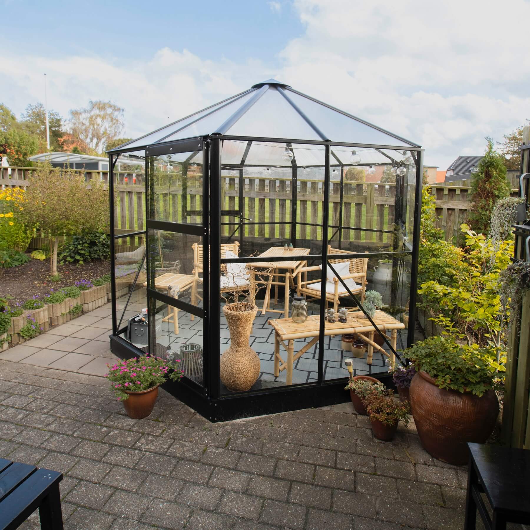 Pavillon Solid 12.8 M²